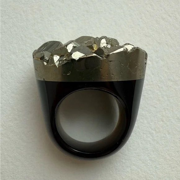 Pyrite Smoky Quartz Cocktail Statement Ring
Natural materials Handmade Brazil - Picture 3 of 7